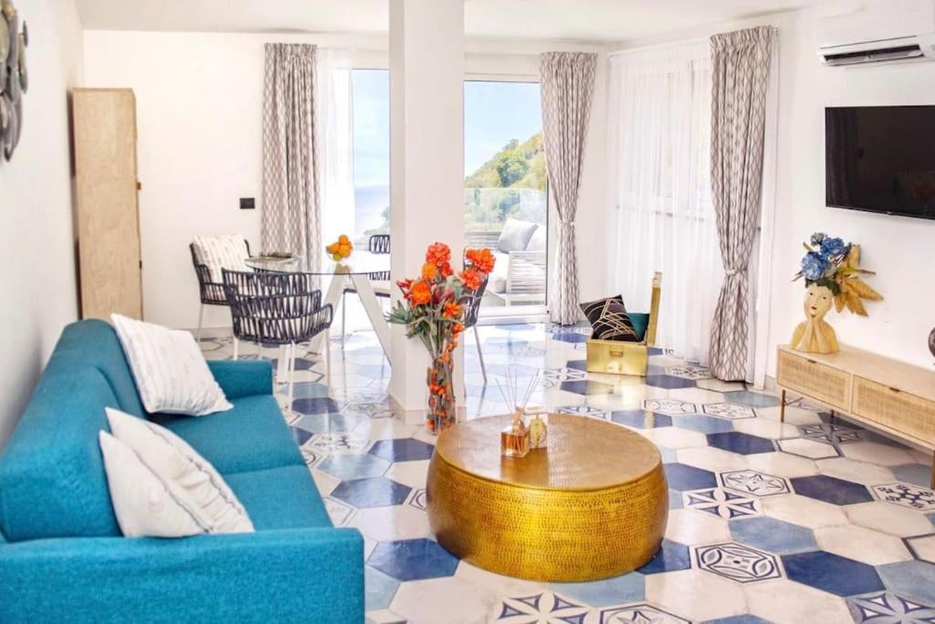 Suite Apartments Branco - Infinity Pool & Sea View - 5 Minuti Dal Centro タオルミーナ エクステリア 写真