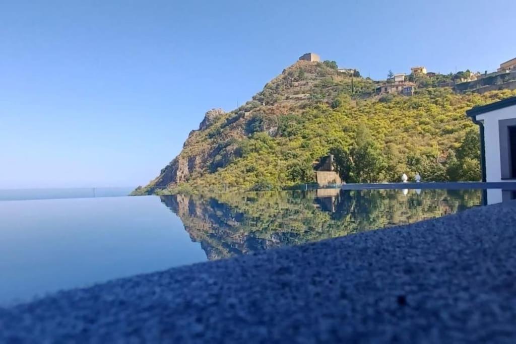 Suite Apartments Branco - Infinity Pool & Sea View - 5 Minuti Dal Centro タオルミーナ エクステリア 写真